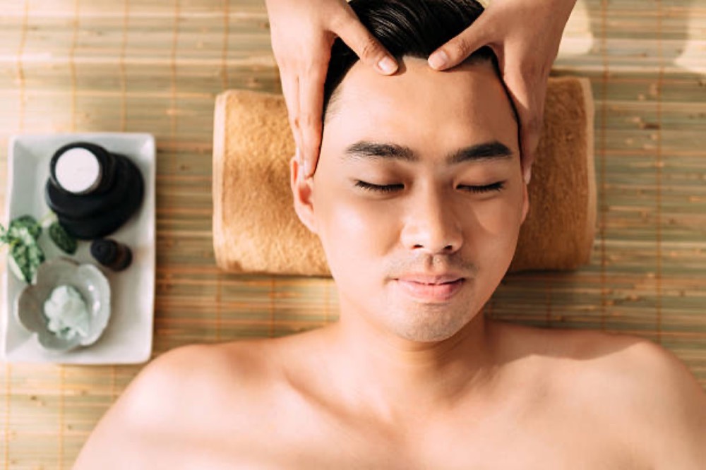 Massage cổ vai gáy và bấm huyệt